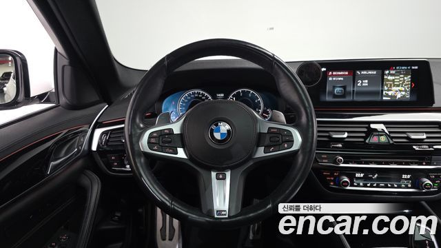 BMW 5 Series (G30) 520d xDrive M Sport Package Plus 2018 — фото 13