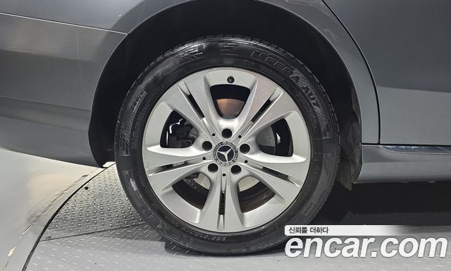 Mercedes-Benz C-Class (W205) C220 d 4MATIC 2018 — фото 5