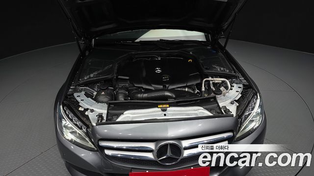 Mercedes-Benz C-Class (W205) C220 d 4MATIC 2018 — фото 6