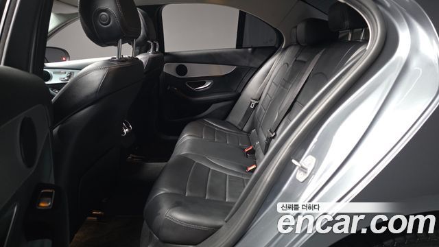 Mercedes-Benz C-Class (W205) C220 d 4MATIC 2018 — фото 26