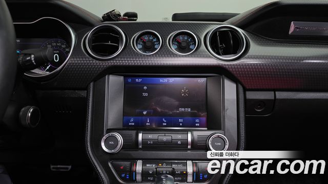 Ford Mustang GT Convertible 2022 — фото 12