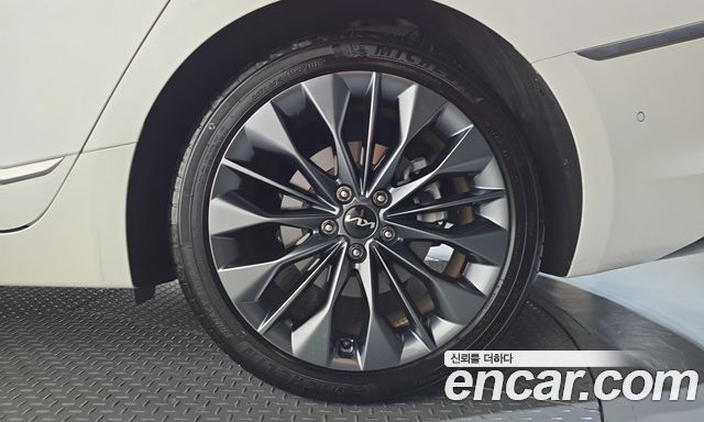 Kia K8 2.5 Gasoline 2WD Signature Special 2023 — фото 27