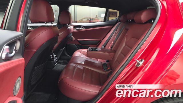 Kia Stinger 3.3 Turbo AWD GT 2018 — фото 12