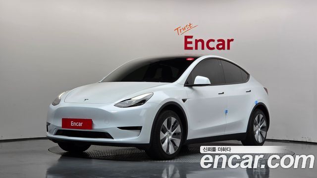 Tesla Model Y RWD 2023 — фото 1