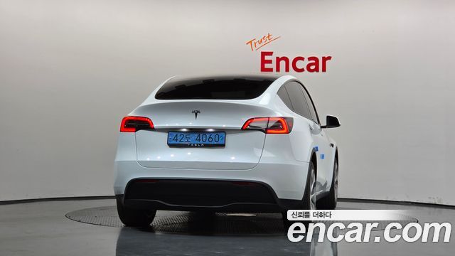 Tesla Model Y RWD 2023 — фото 4