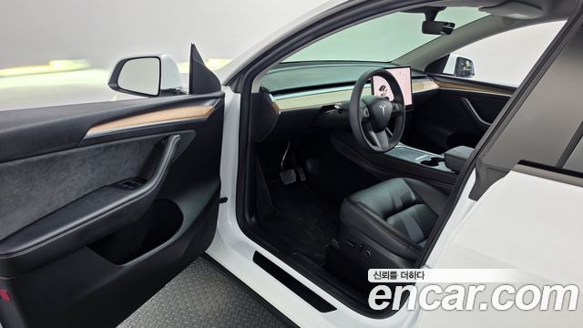 Tesla Model Y RWD 2023 — фото 10