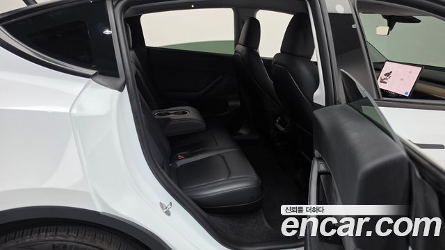 Tesla Model Y RWD 2023 — фото 11