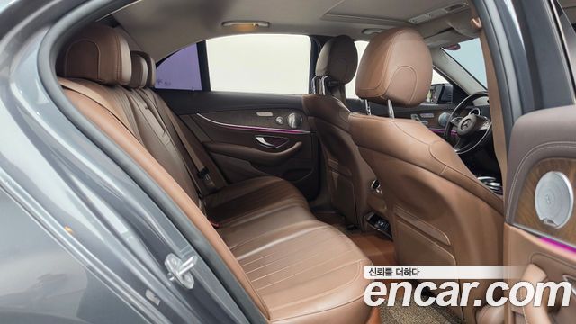Mercedes-Benz E-Class (W213) E300 4MATIC Exclusive 2018 — фото 12