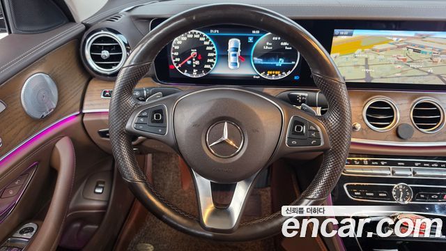 Mercedes-Benz E-Class (W213) E300 4MATIC Exclusive 2018 — фото 13