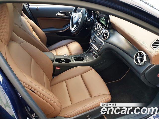 Mercedes-Benz GLA-Class (X156) GLA250 4MATIC