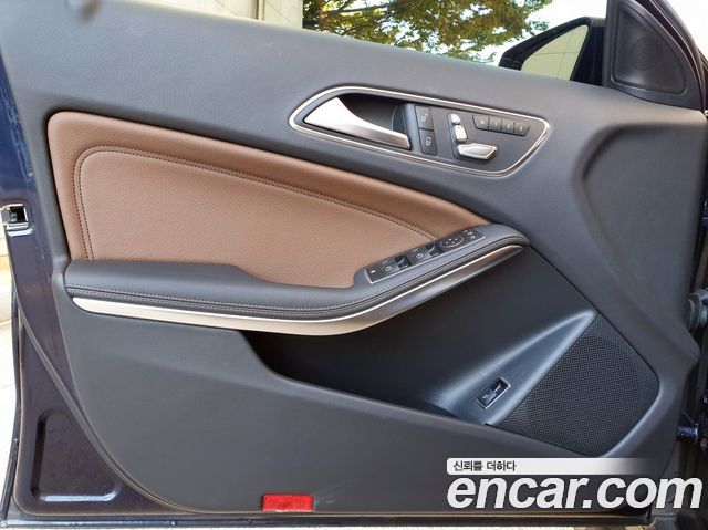 Mercedes-Benz GLA-Class (X156) GLA250 4MATIC 2018 — фото 17