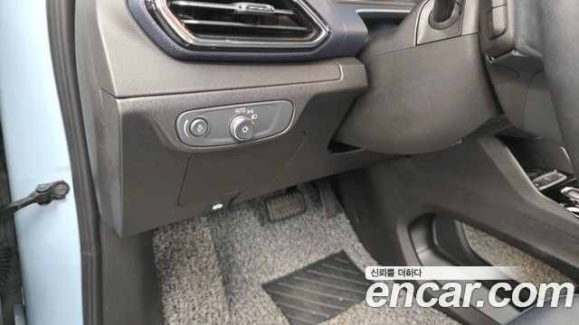 Chevrolet Bolt EUV Premier 2023 — фото 18