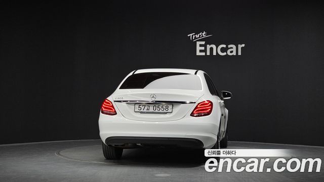 Mercedes-Benz C-Class (W205) C200 2016 — фото 4