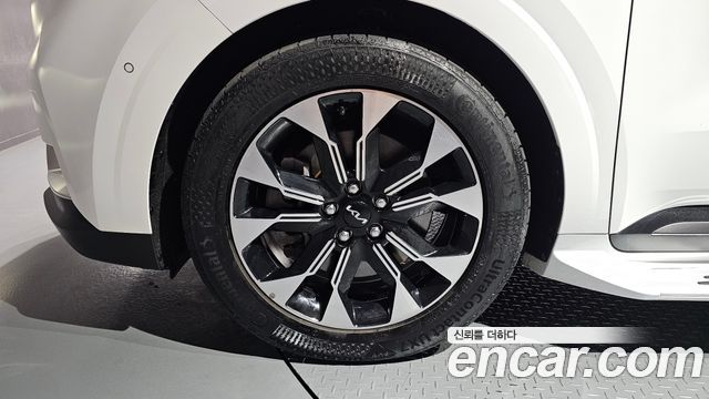 Kia Carnival (IV) Gasoline 7-Seater Signature 2023 — фото 5