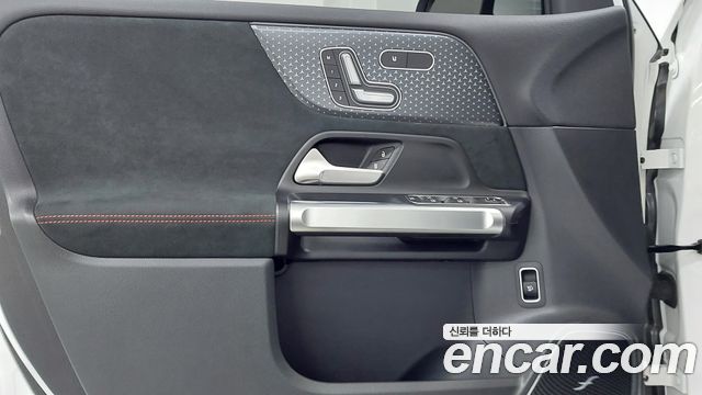 Mercedes-Benz EQB (X243) EQB300 4MATIC AMG Line 2025 — фото 19