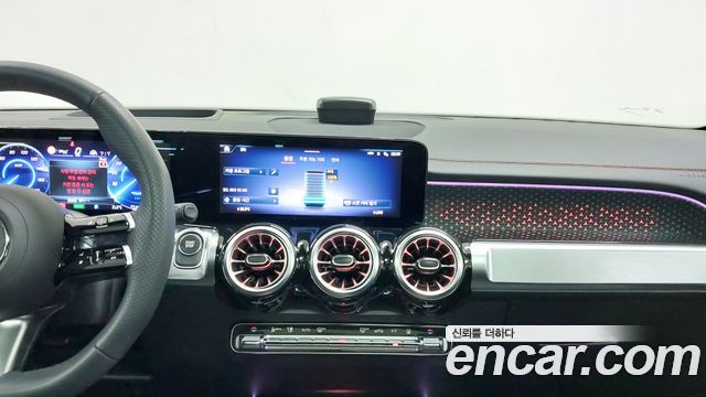 Mercedes-Benz EQB (X243) EQB300 4MATIC AMG Line 2025 — фото 20
