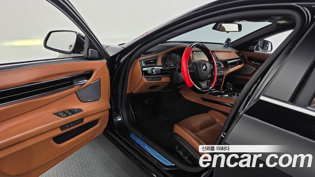 BMW 7 Series (F01) 750Li xDrive Individual 2015 — фото 10