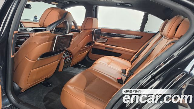 BMW 7 Series (F01) 750Li xDrive Individual 2015 — фото 12