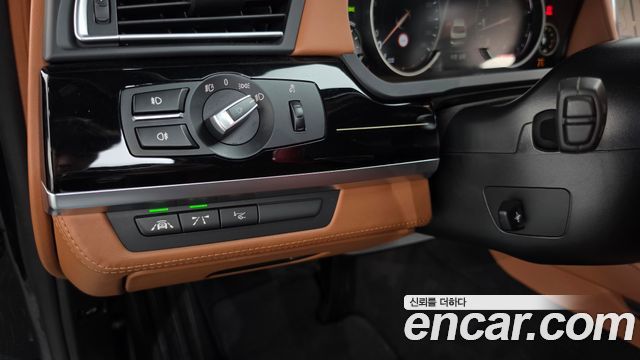 BMW 7 Series (F01) 750Li xDrive Individual 2015 — фото 16