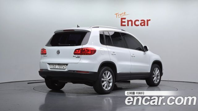 Volkswagen Tiguan 2.0 TDI Comfort 5N 2015 — фото 2