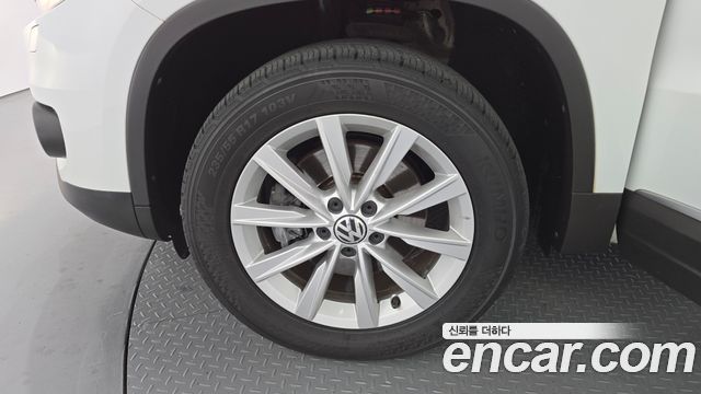 Volkswagen Tiguan 2.0 TDI Comfort 5N 2015 — фото 5