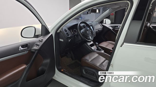 Volkswagen Tiguan 2.0 TDI Comfort 5N 2015 — фото 10