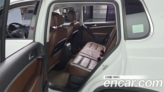 Volkswagen Tiguan 2.0 TDI Comfort 5N 2015 — фото 11