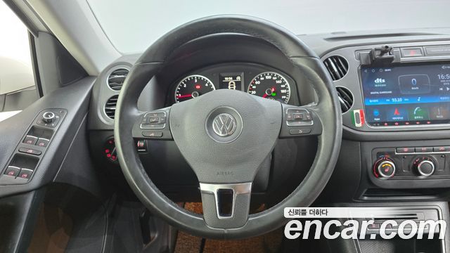Volkswagen Tiguan 2.0 TDI Comfort 5N 2015 — фото 13