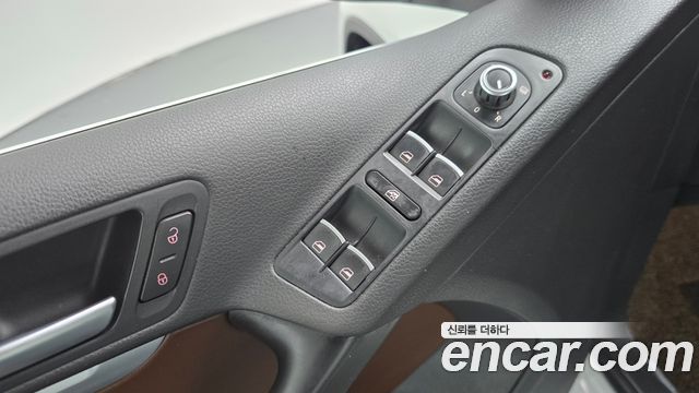 Volkswagen Tiguan 2.0 TDI Comfort 5N 2015 — фото 19