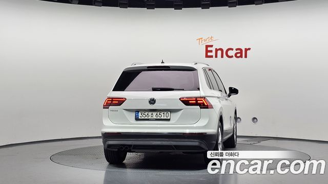 Volkswagen Tiguan (II) 2.0 TDI Premium 2020 — фото 4