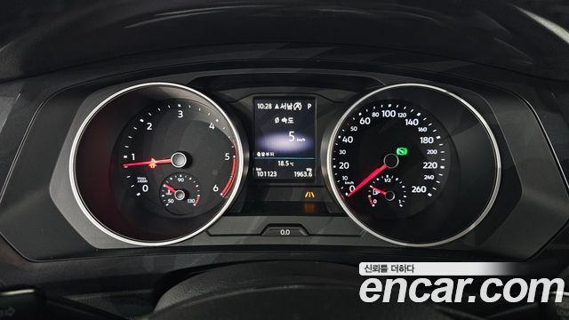 Volkswagen Tiguan (II) 2.0 TDI Premium 2020 — фото 8