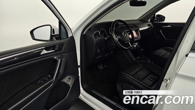 Volkswagen Tiguan (II) 2.0 TDI Premium 2020 — фото 10