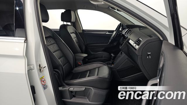 Volkswagen Tiguan (II) 2.0 TDI Premium 2020 — фото 11