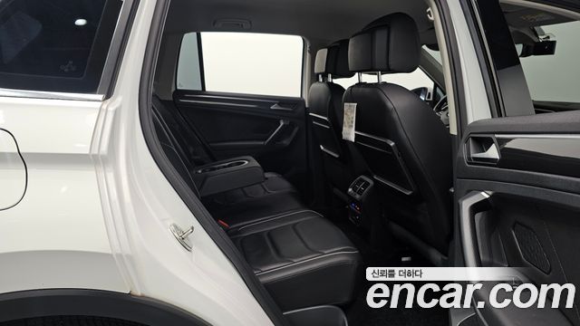 Volkswagen Tiguan (II) 2.0 TDI Premium 2020 — фото 12