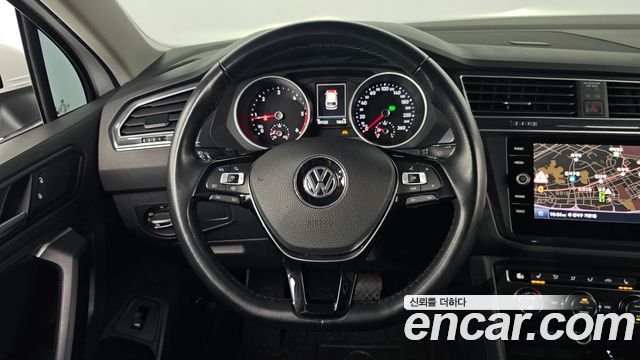 Volkswagen Tiguan (II) 2.0 TDI Premium 2020 — фото 13
