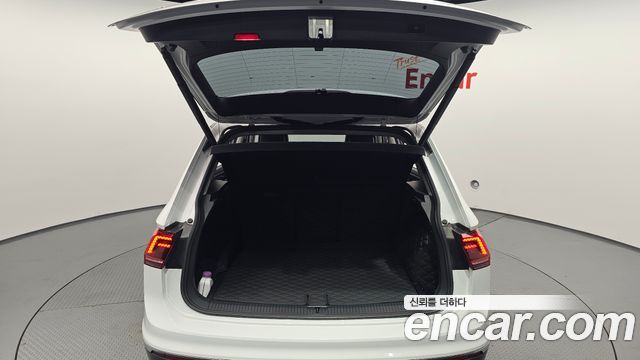Volkswagen Tiguan (II) 2.0 TDI Premium 2020 — фото 20