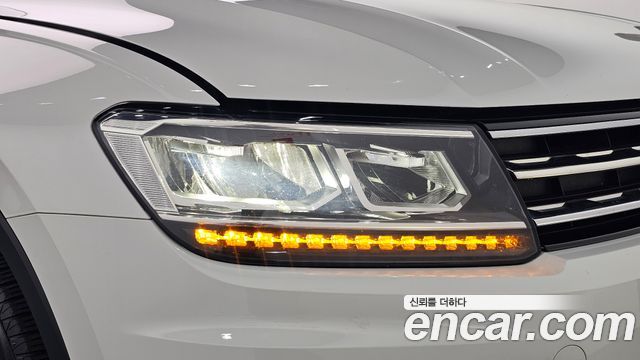 Volkswagen Tiguan (II) 2.0 TDI Premium 2020 — фото 22