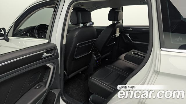 Volkswagen Tiguan (II) 2.0 TDI Premium 2020 — фото 26