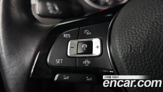 Volkswagen Tiguan (II) 2.0 TDI Premium 2020 — фото 29
