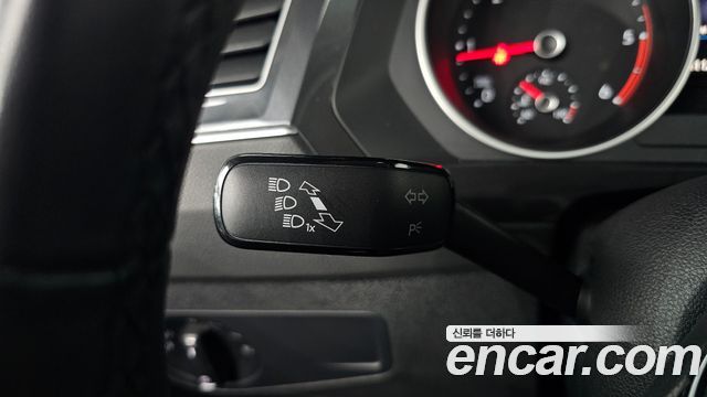 Volkswagen Tiguan (II) 2.0 TDI Premium 2020 — фото 30