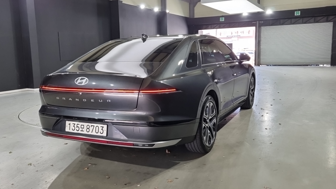 Hyundai Grandeur (GN7) 2,5 Gasoline 2WD Exclusive 2025 — фото 2