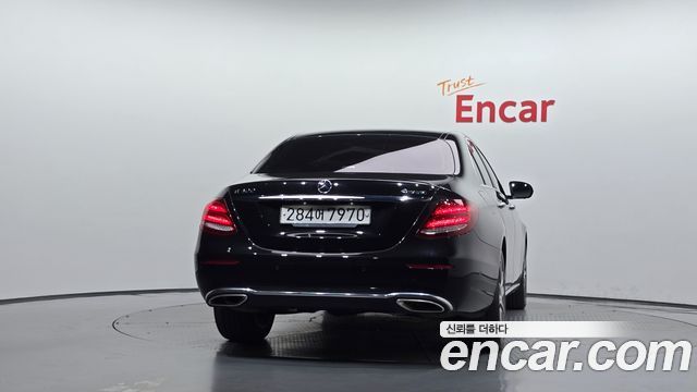 Mercedes-Benz E-Class (W213) E300 4MATIC Avnatgarde 2019 — фото 4