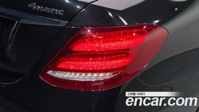 Mercedes-Benz E-Class (W213) E300 4MATIC Avnatgarde 2019 — фото 23