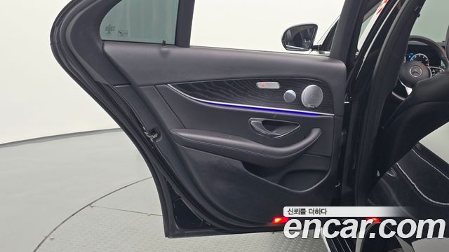 Mercedes-Benz E-Class (W213) E300 4MATIC Avnatgarde 2019 — фото 25