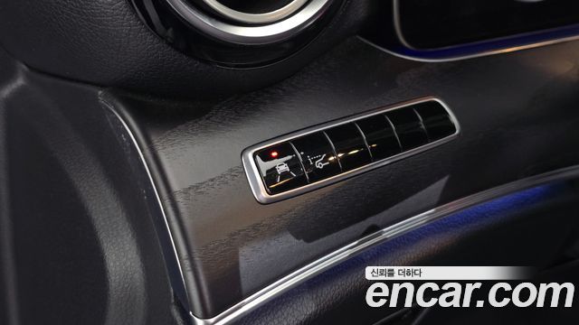 Mercedes-Benz E-Class (W213) E300 4MATIC Avnatgarde 2019 — фото 29