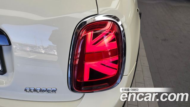 MINI Cooper 5Door HIGH 3rd 2020 — фото 23