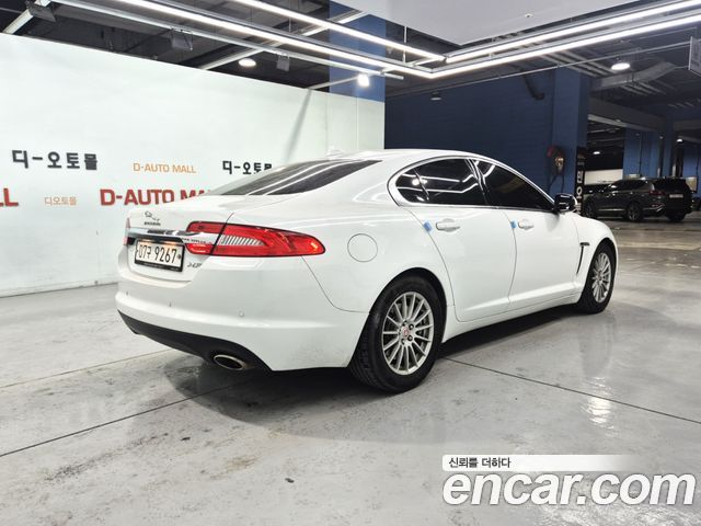 Jaguar XF 2.2D Luxury X250 2015 — фото 7