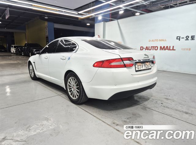 Jaguar XF 2.2D Luxury X250 2015 — фото 8