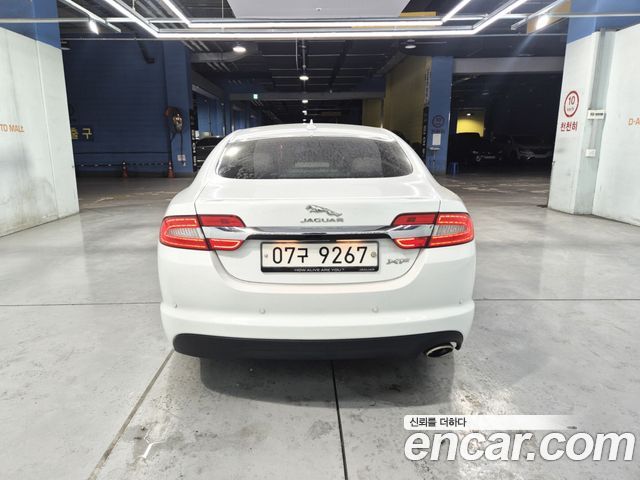 Jaguar XF 2.2D Luxury X250 2015 — фото 9
