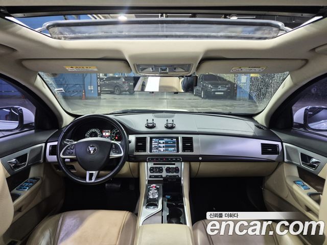 Jaguar XF 2.2D Luxury X250 2015 — фото 10